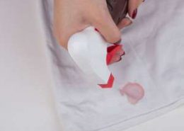 چگونه میتوان لکه خون را از روی لباس پاک کرد
